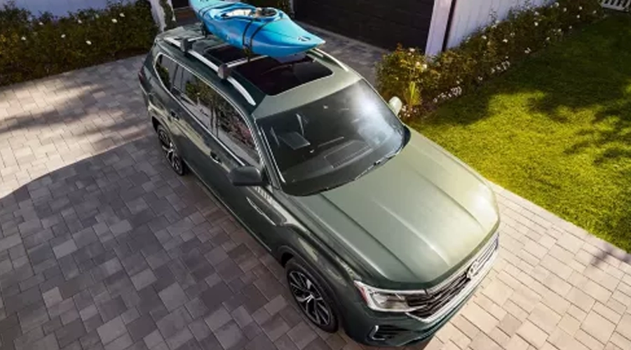 2026 Atlas with a kayak on the roof