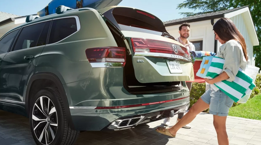 2026 Atlas hands free liftgate open